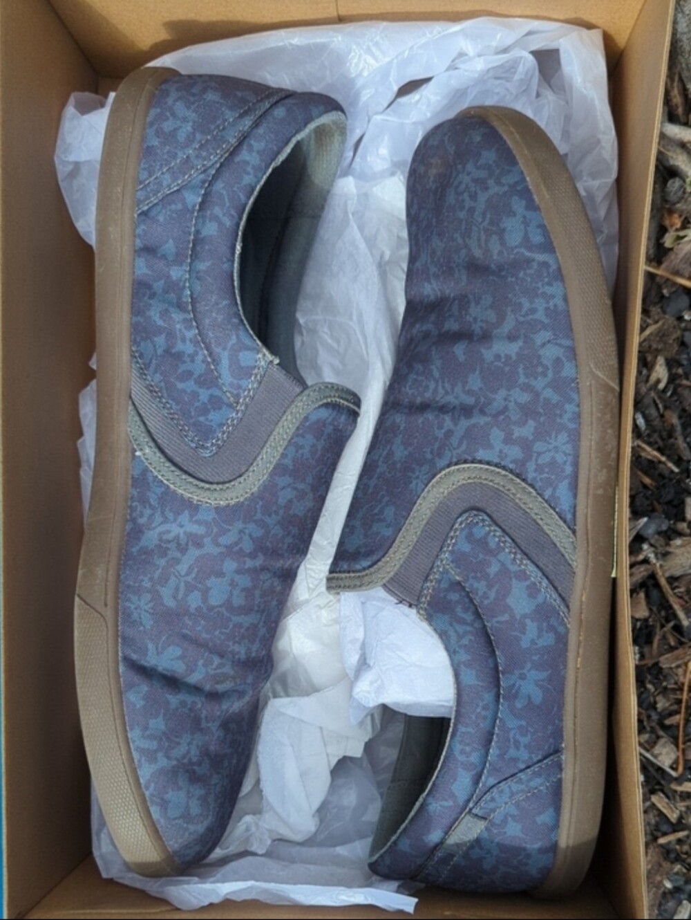 Xero Shoes - Men's Dillon Canvas Low-Profile Slip-On Sneaker, Blue Floral, 13
